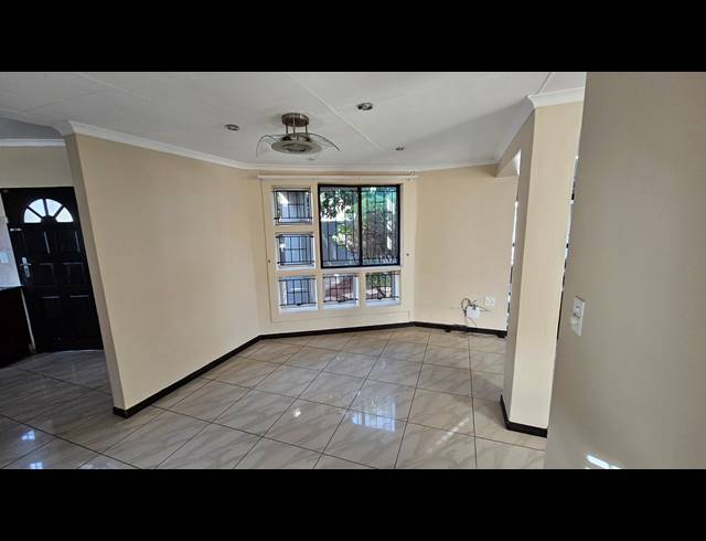 3 BEDROOM HOUSE FOR SALE IN SERALA VIEW